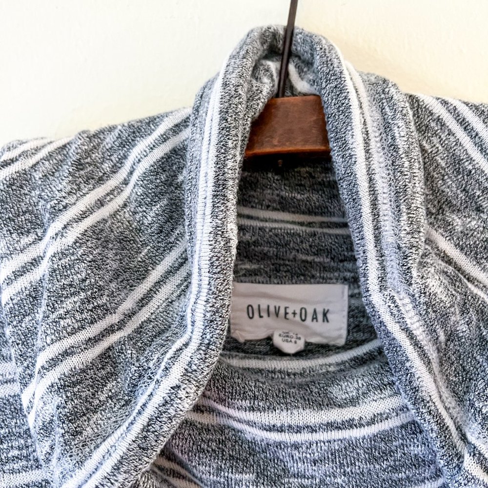 Cowl Neck Gray and White Striped Pullover Sweater Olive & Oak Size M - Picture 4 of 7